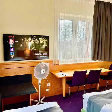Slupski Premium Wifi Netflix Smart Tv50 Wysoka Jakosc Za Niska Cene Zapraszamy (adults Only) Apartment