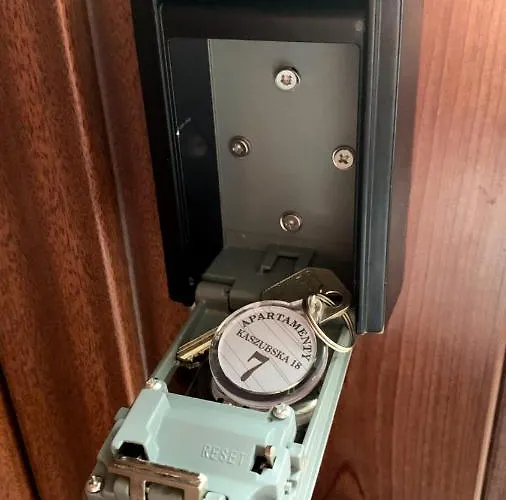 Slupski Premium Wifi Netflix Smart Tv50 Wysoka Jakosc Za Niska Cene Zapraszamy (adults Only) * Słupsk